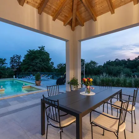 Holiday home Modern With Swimming Pool And Fenced Garden Zminj