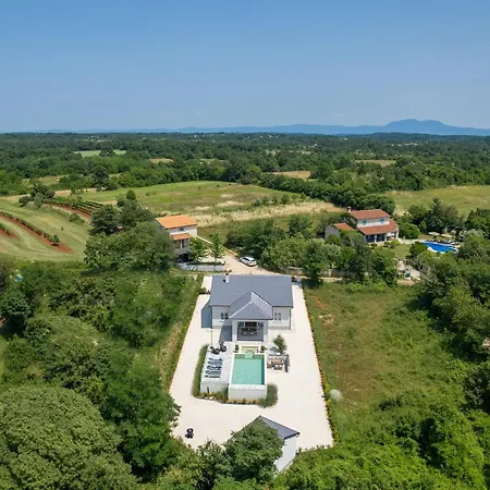 Holiday home Modern With Swimming Pool And Fenced Garden Zminj